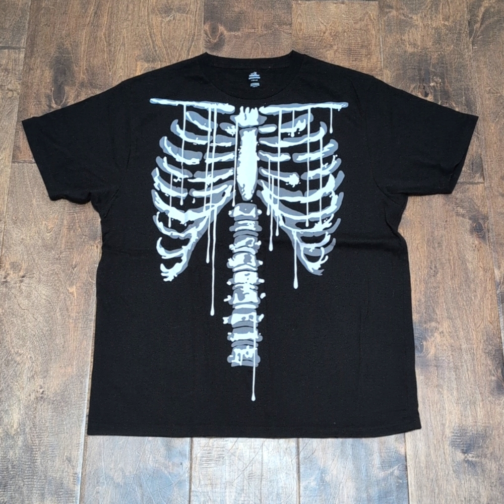 ⭐ 3/$12⭐ Halloween Skeleton T-shirt